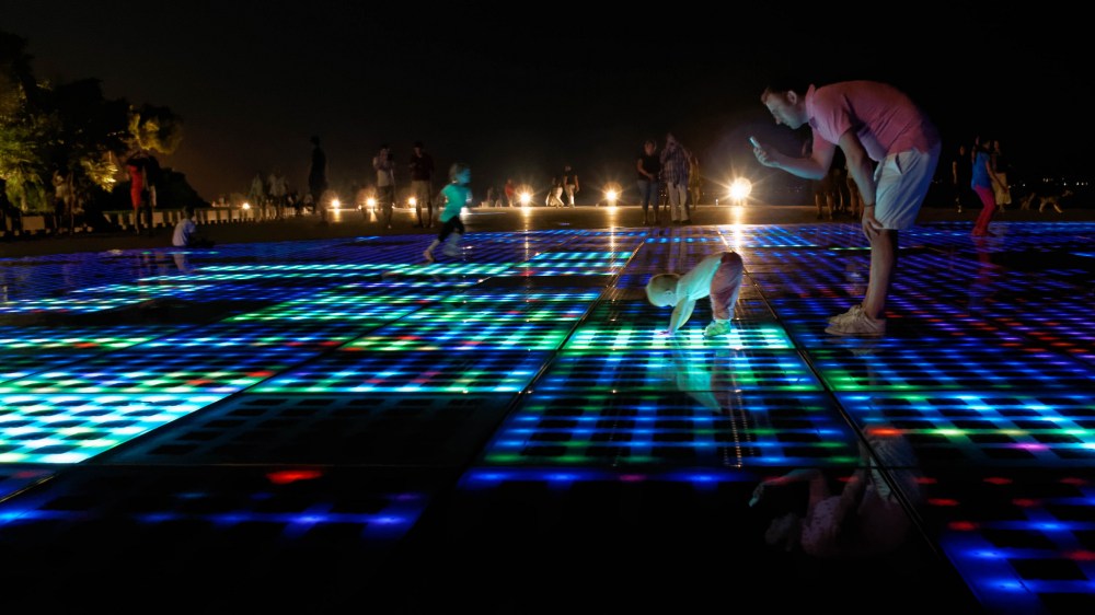 15700453813_01030becca_k