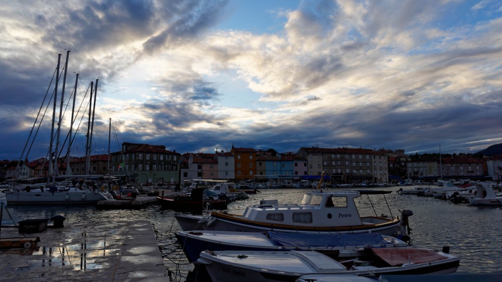 16132865648_305e804f53_k