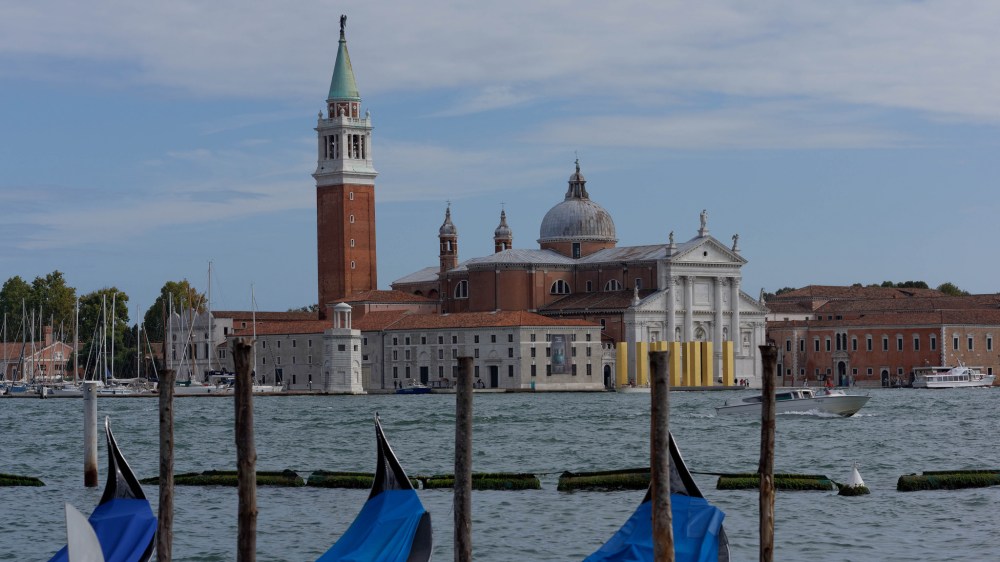 16298106986_7dc5752383_k