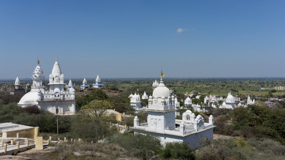 17458625690_9b1f2630c7_k